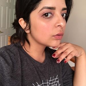 Meet your Posher, Livette